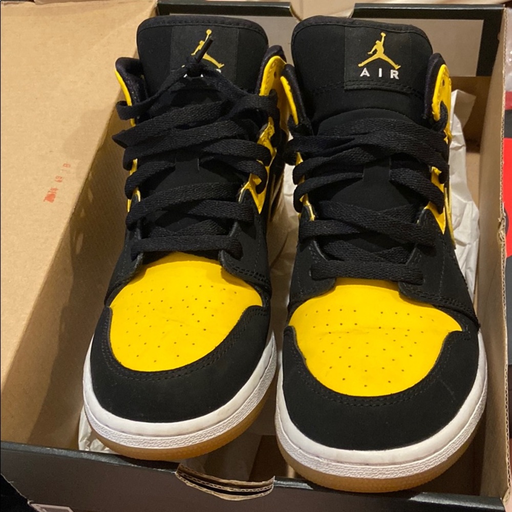 Nike Air Jordan 1 MID